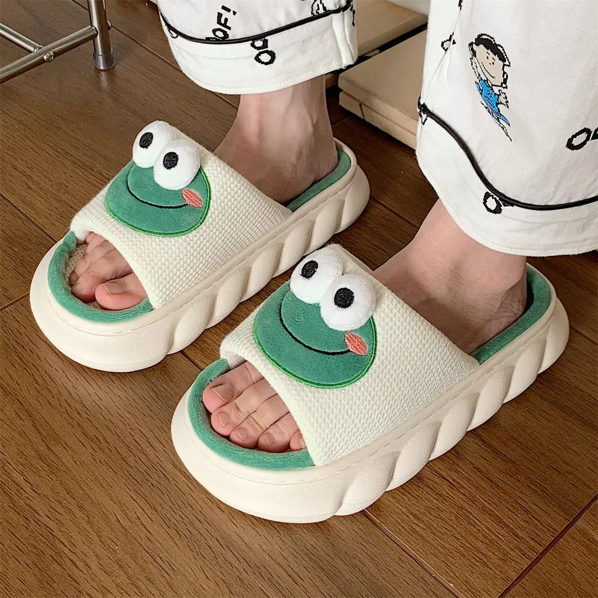 Cute Cartoon Frog Casual Linen Slipper - Kawaii Side