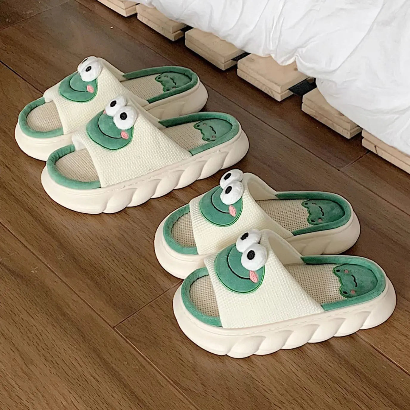 Cute Cartoon Frog Casual Linen Slipper - Kawaii Side