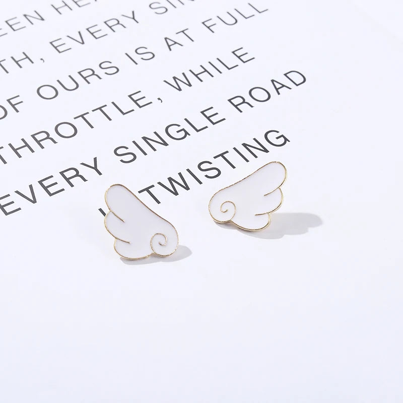 Custom Wings Enamel Pin Badge White Cloud Shape Brooch Jewelry Lapel Clothes Hat Gift Lovers And Friends Party Wholesale Kawaii Side