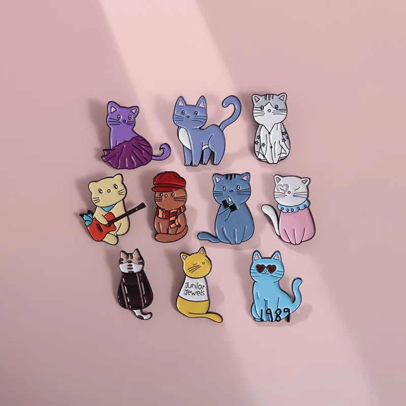 Cartoon Music Guitar Cat Brooch Enamel Pin Cute Kitten Animal Brooches Backpack Lapel Metal Badge Jewelry Gifts for Friends Kawaii Side