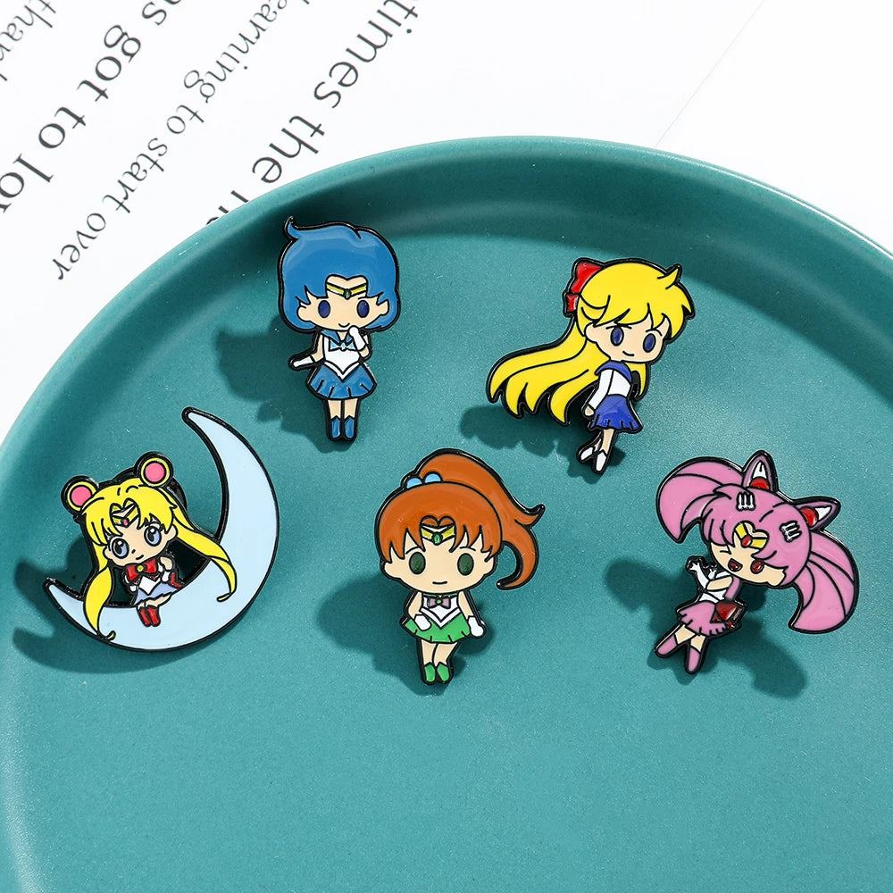 Sailor Moon Pin Badges Cartoon Anime Figure Enamel Brooches Tsukino Usagi Mizuno Ami Sailor Mars Cute Lapel Pins for Backpack Kawaii Side