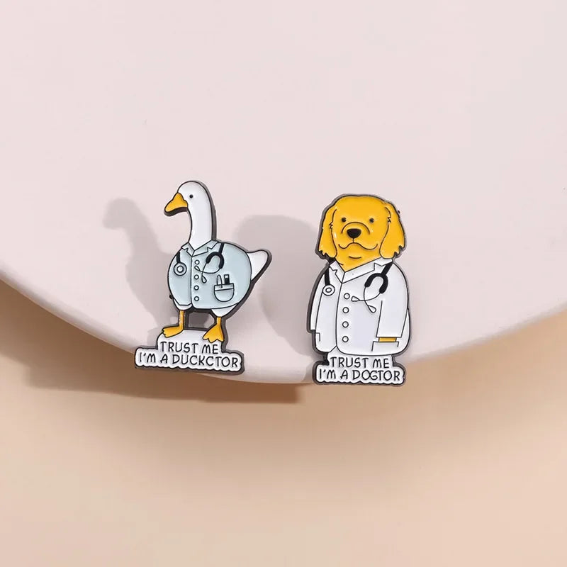 Animal Doctor Enamel Pins TRUST ME I'M A DOGTOR Brooches Lapel Backpack Badges Animal Decoration Jewelry Gift for Friends Kawaii Side