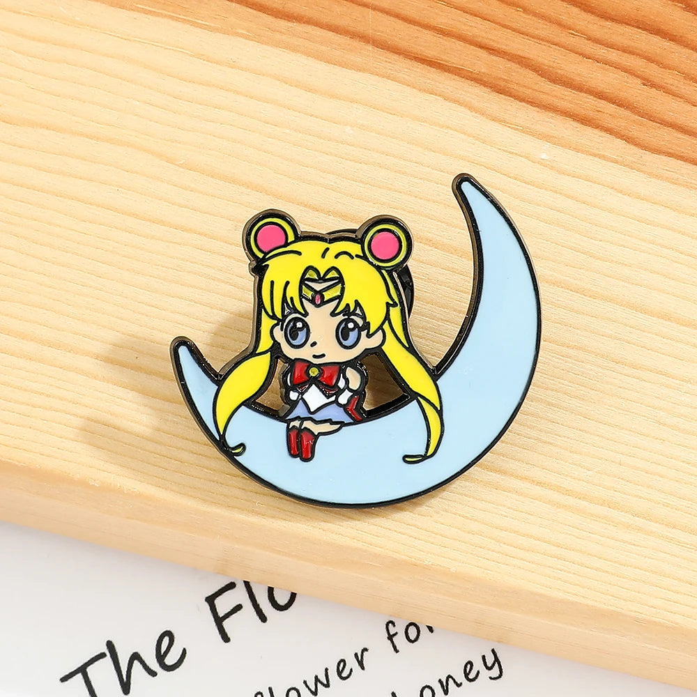 Sailor Moon Pin Badges Cartoon Anime Figure Enamel Brooches Tsukino Usagi Mizuno Ami Sailor Mars Cute Lapel Pins for Backpack Kawaii Side