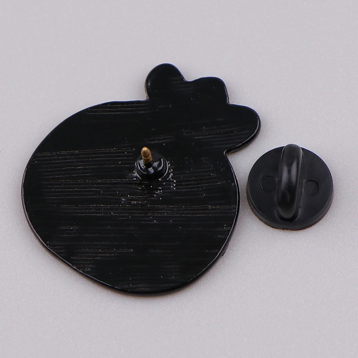 Susuwatari Enamel Pin Kawaii Side