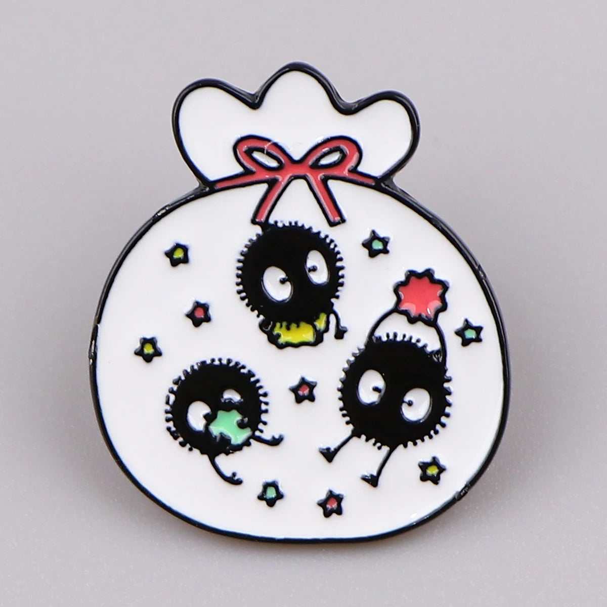 Susuwatari Enamel Pin Kawaii Side