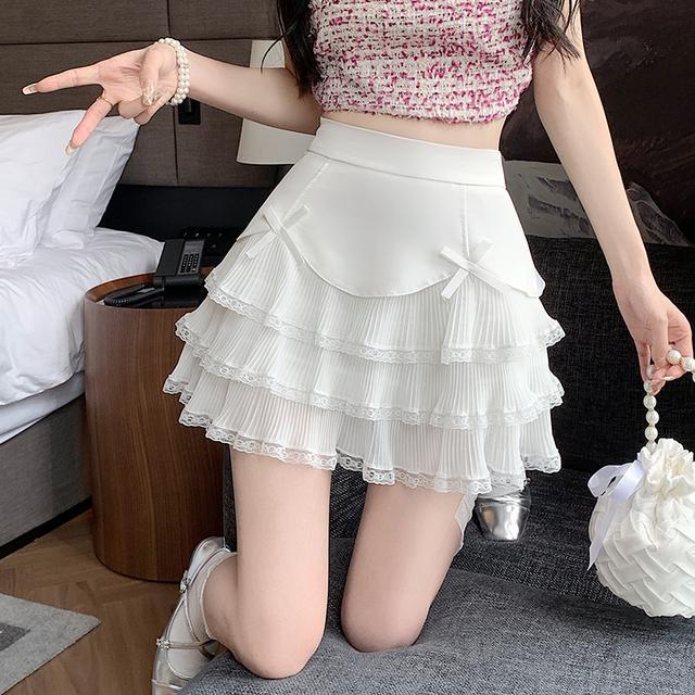 Dollette Layered Lace Mini Skirt White Kawaii Side