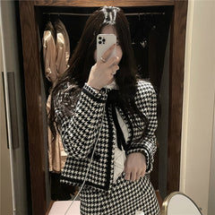 Retro Chic Houndstooth sort og hvid jakke og nederdel i to dele