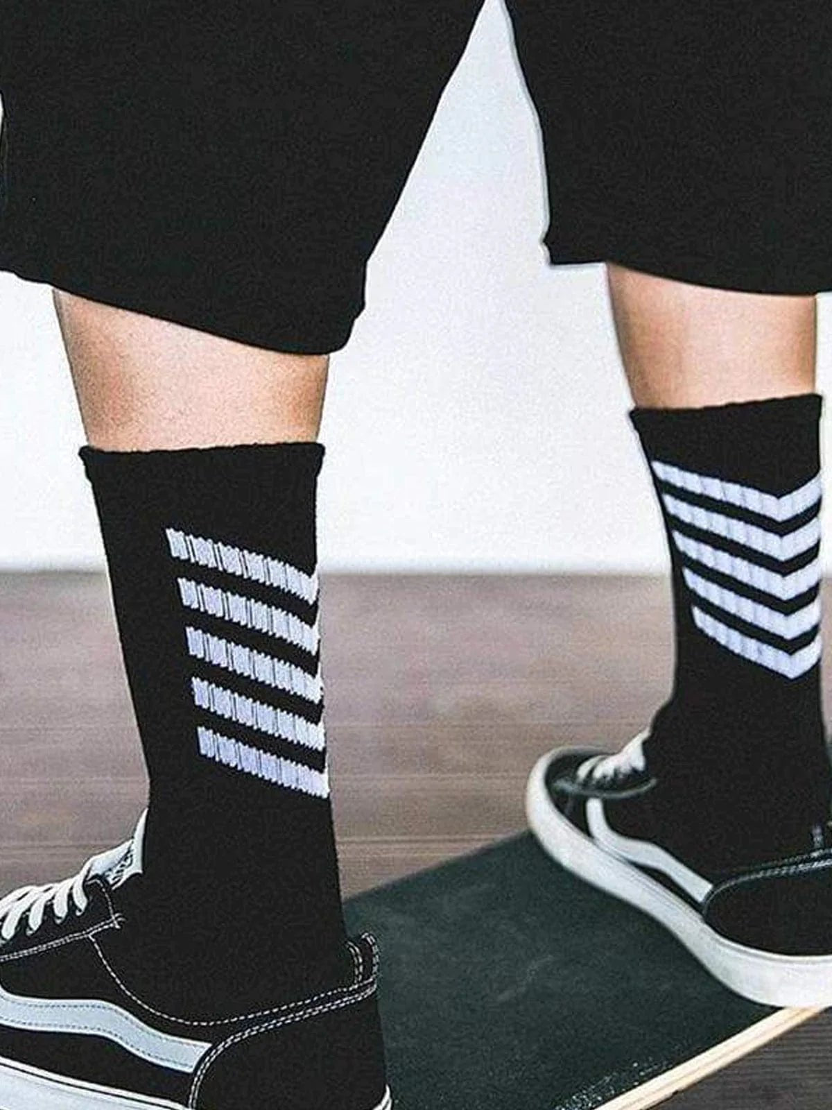 Striped Skateboard Socks 3PCS - Kawaii Side